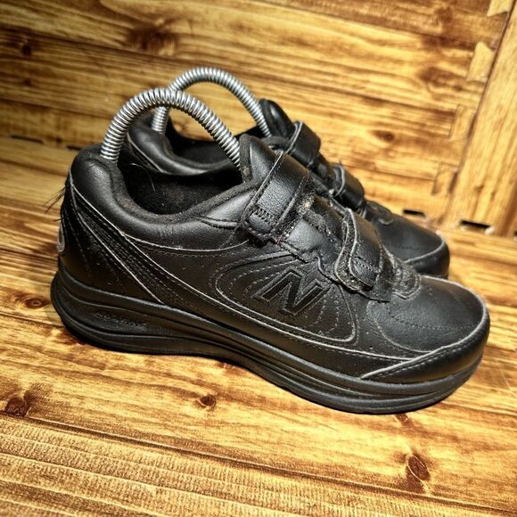 NEW BALANCE 577 MEN'S DUAL STRAP CLOSURE WALKING SHOES. Size 6 - Picture 4 of 7